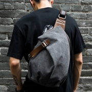 潮流休闲帆布包斜挎包男复古潮牌单肩大胸包简约学生邮差斜背男包