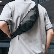 潮流ins迷你斜挎包男胸包小型背包休闲运动挎包潮牌简约腰包男包